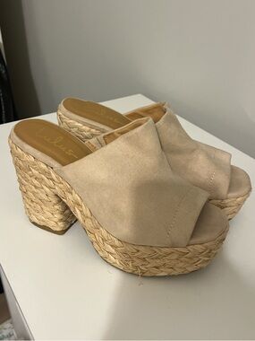 Lulu's Beige Raffia Platform Mules
